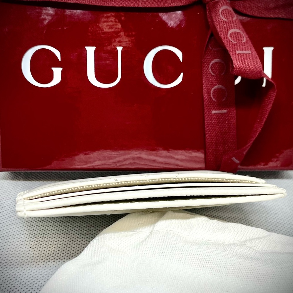 Gucci GG Marmont Card Case - NWT
Box, Bag, Dust Bag, Cards, & Ribbon included - Picture 8 of 15